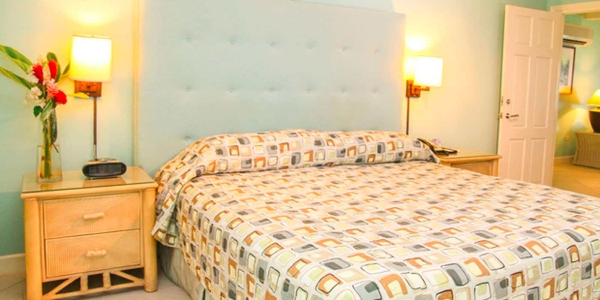 Trade Winds Hotel Dickenson Bay Bagian luar foto