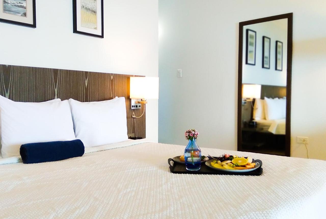 Trade Winds Hotel Dickenson Bay Bagian luar foto