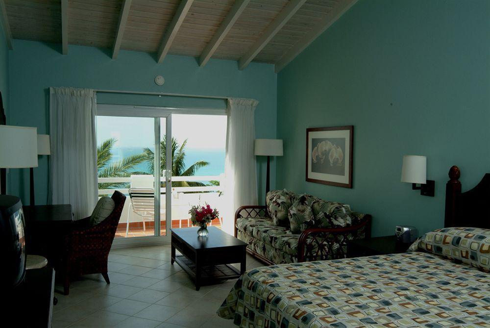 Trade Winds Hotel Dickenson Bay Bagian luar foto
