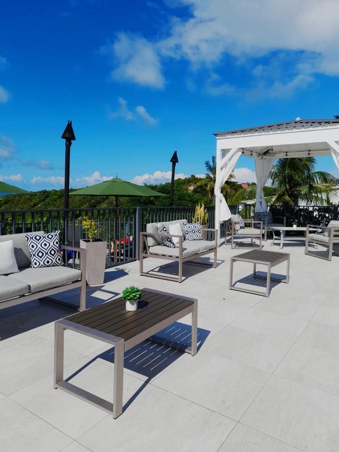 Trade Winds Hotel Dickenson Bay Bagian luar foto