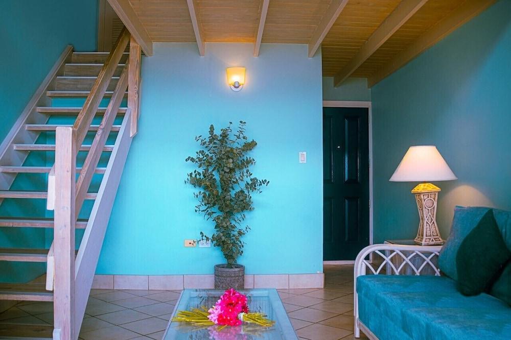 Trade Winds Hotel Dickenson Bay Bagian luar foto