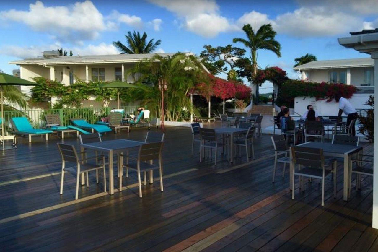 Trade Winds Hotel Dickenson Bay Bagian luar foto
