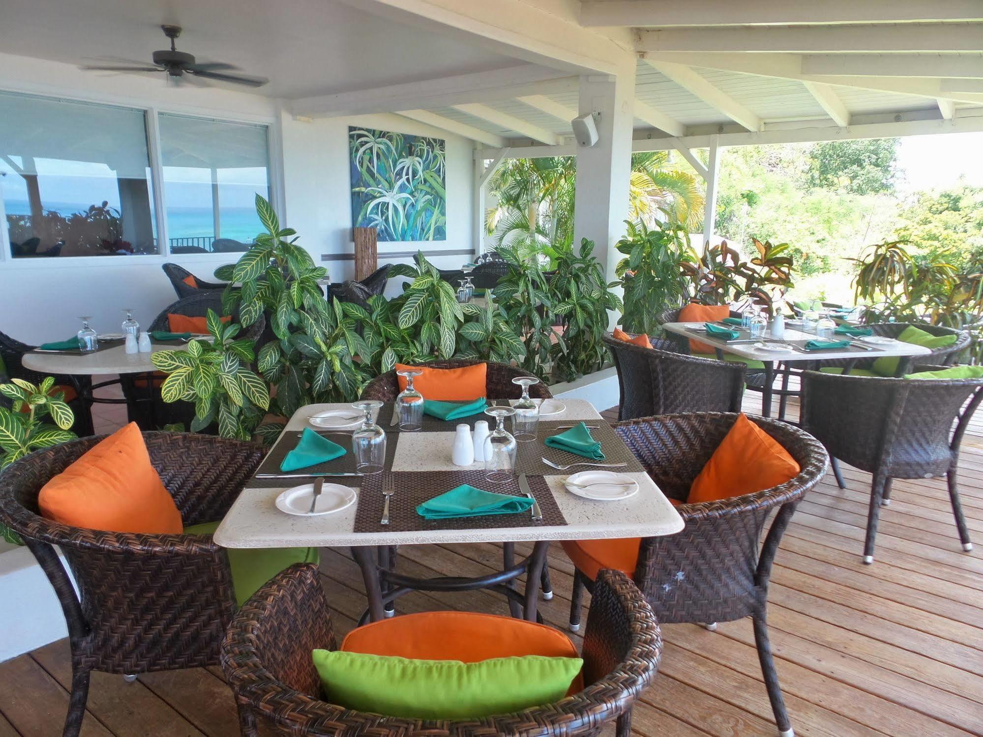 Trade Winds Hotel Dickenson Bay Bagian luar foto