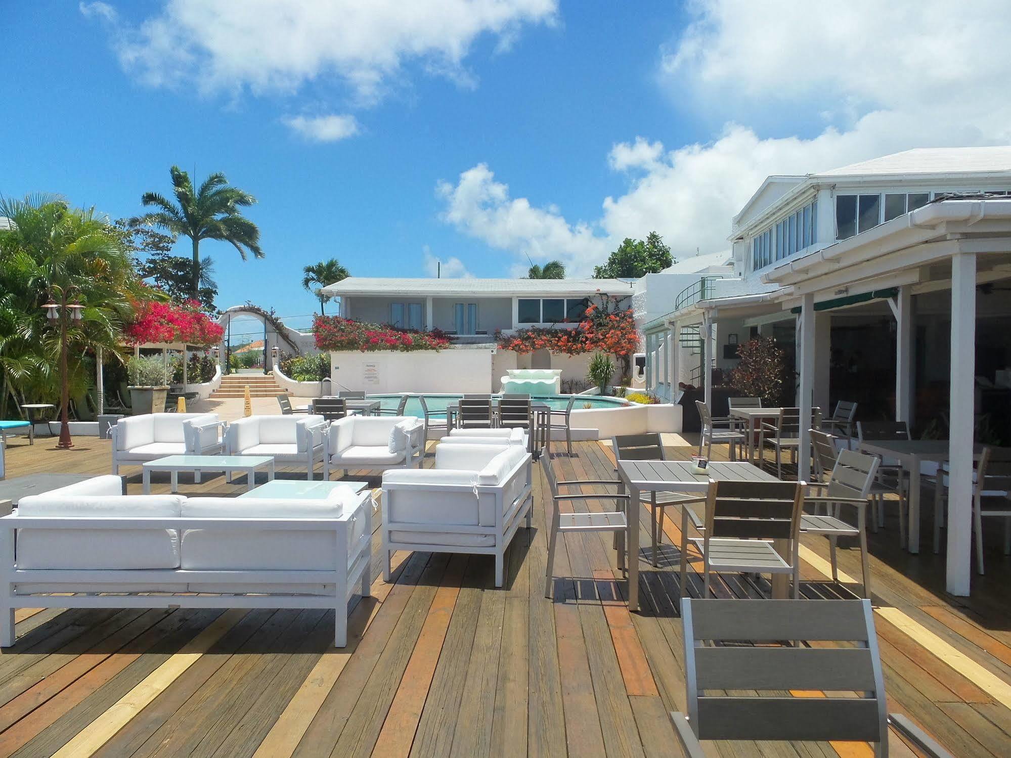 Trade Winds Hotel Dickenson Bay Bagian luar foto